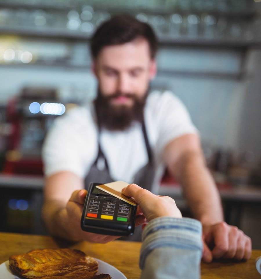 Com taxas mais baixas de vales-refei&ccedil;&atilde;o, setor de Alimenta&ccedil;&atilde;o Fora do Lar prev&ecirc; congelamento ou queda no pre&ccedil;o de card&aacute;pios populares