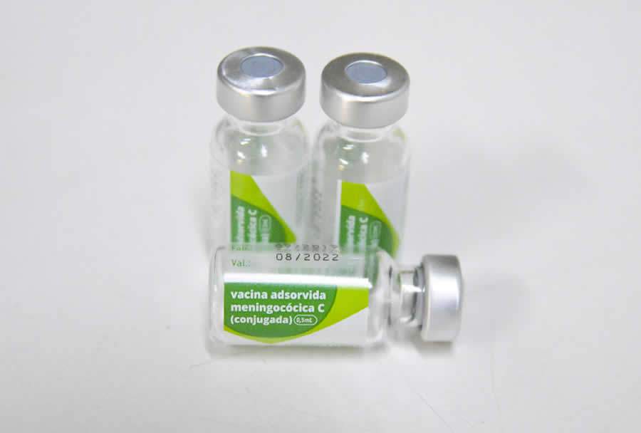 Pesquisa indica que 50% dos pais n&atilde;o levaram os filhos para serem vacinados contra a meningite no &uacute;ltimo ano - Geovana Albuquerque/Ag&ecirc;ncia Sa&uacute;de