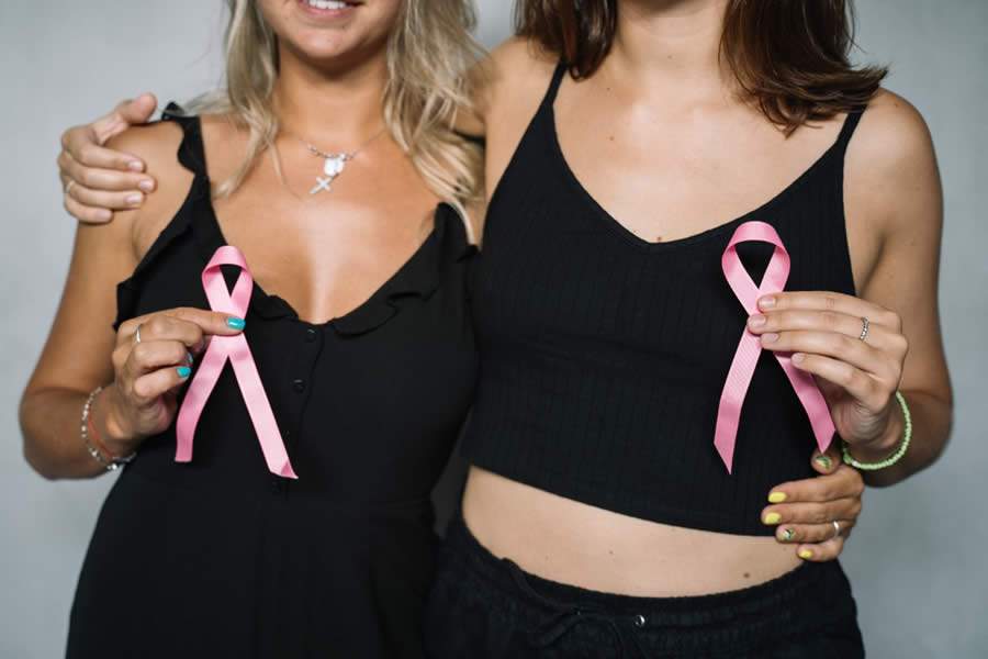 OUTUBRO ROSA: Cirurgia reparadora das mamas pós-retirada de tumor é garantida por lei