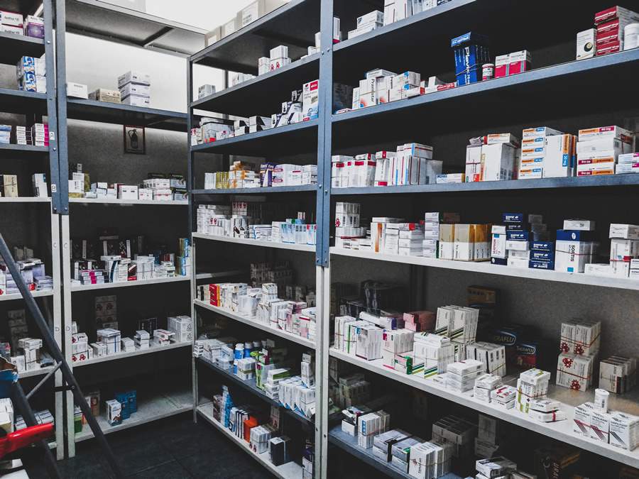 Compra de medicamentos pela internet se populariza em tempos de crise econ&ocirc;mica e desabastecimento