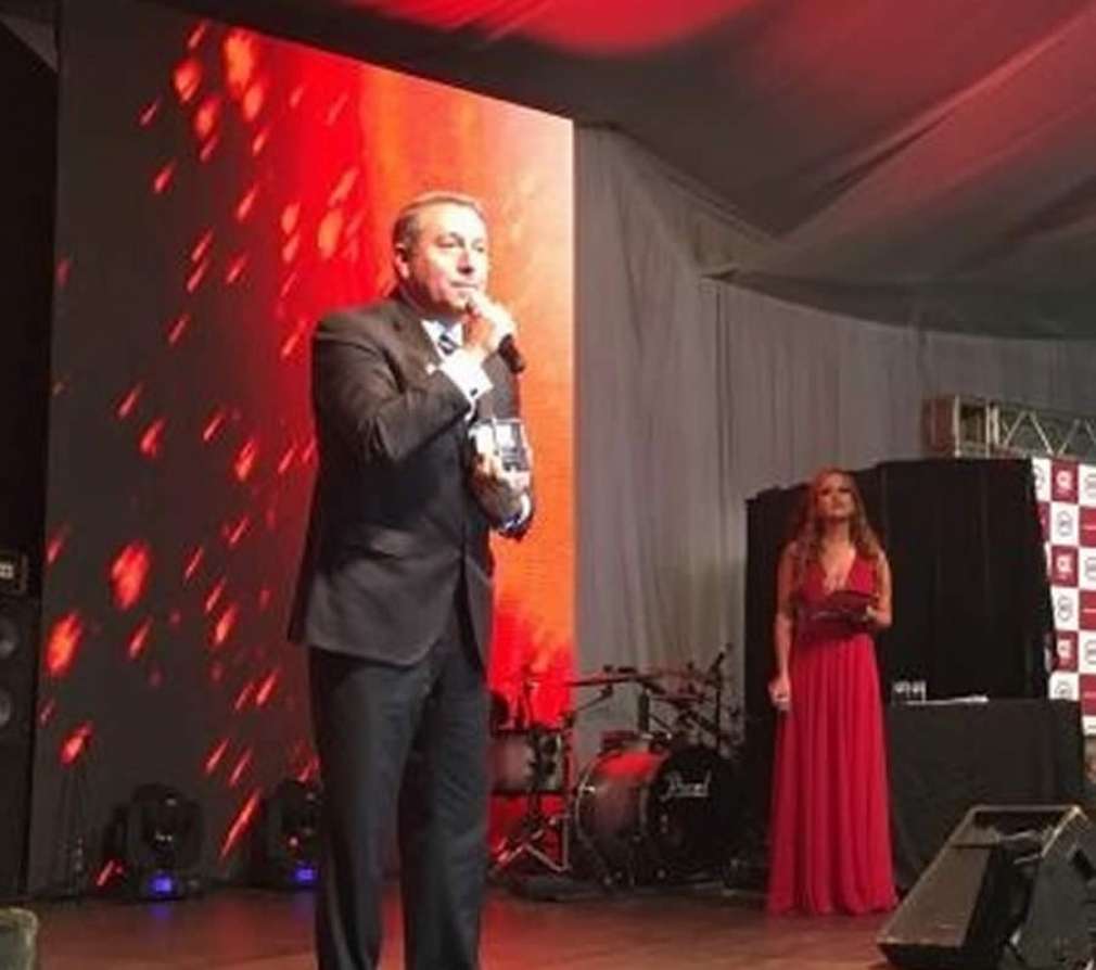 Luis Gutiérrez é eleito 'Homem do Ano em Seguros'