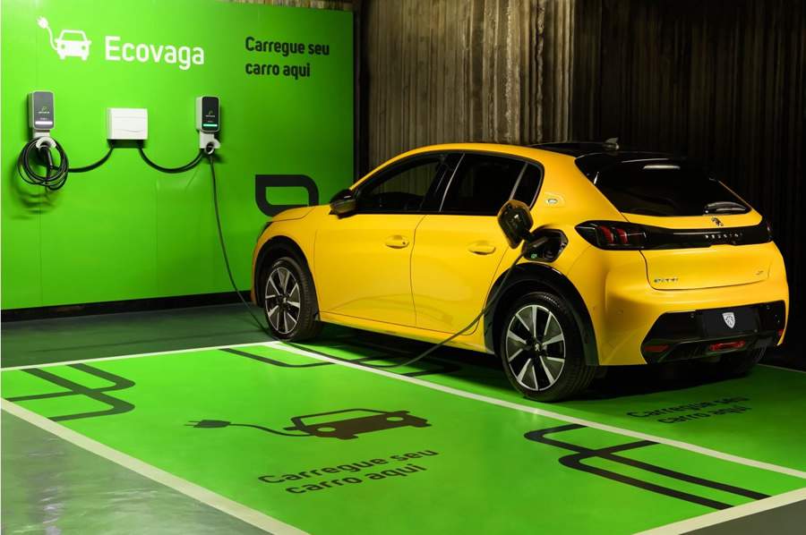 Peugeot Refor&ccedil;a Parceria Com a Zletric e Oferece Recarga Sem Custo Para Ve&iacute;culos El&eacute;tricos