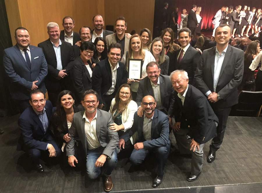 Executivos da Sompo Seguros recebem prêmio de Empresa Revelação na festa das 150 Melhores Empresas para Trabalhar 2019