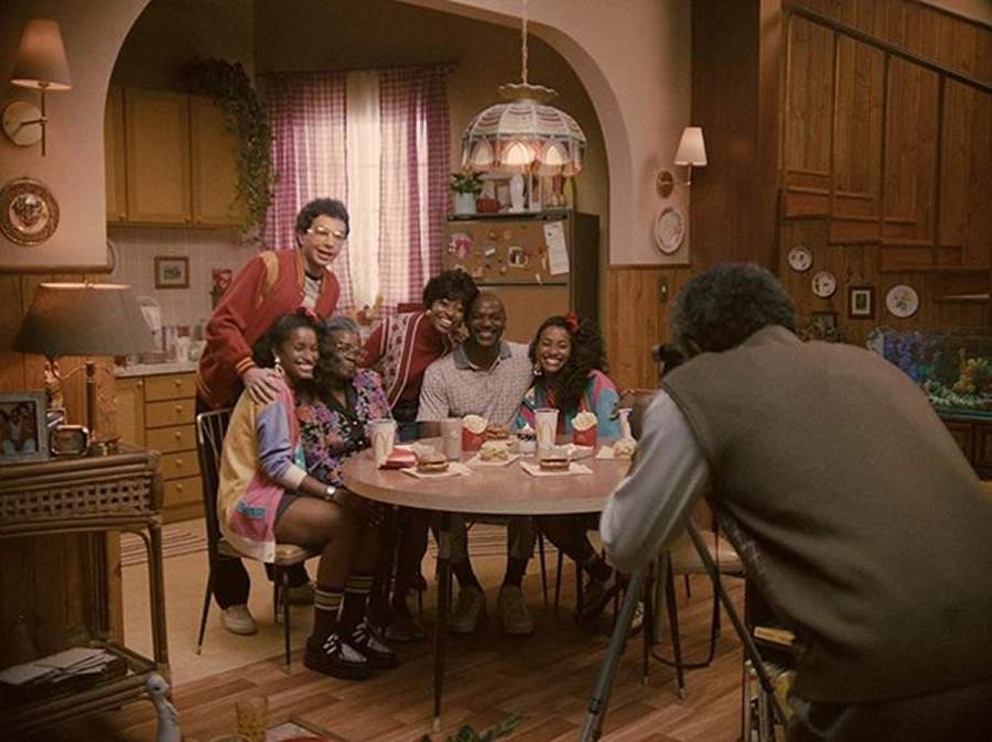 Pague 1 e leve 2: Méqui Friday tem McChicken e Sundae em dobro