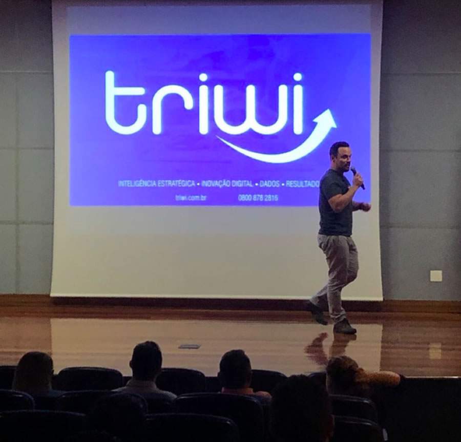 Especialista em marketing lan&ccedil;a curso gratuito para impulsionar neg&oacute;cios online