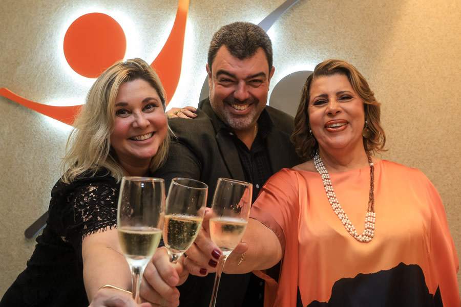 Da esquerda para a direita: Dayse Magesti, diretora Administrativa e Marco Aur&eacute;lio Marques, diretor Financeiro do CCS-RJ, e F&aacute;tima Monteiro, presidente do CCS-RJ - Foto: Rafael Wallace