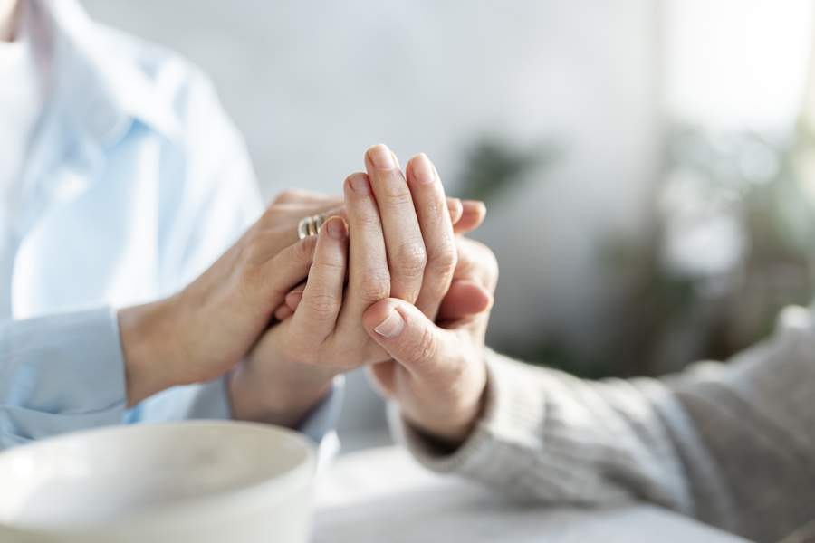   Doen&ccedil;a de Parkinson - Divulga&ccedil;&atilde;o: FreePik