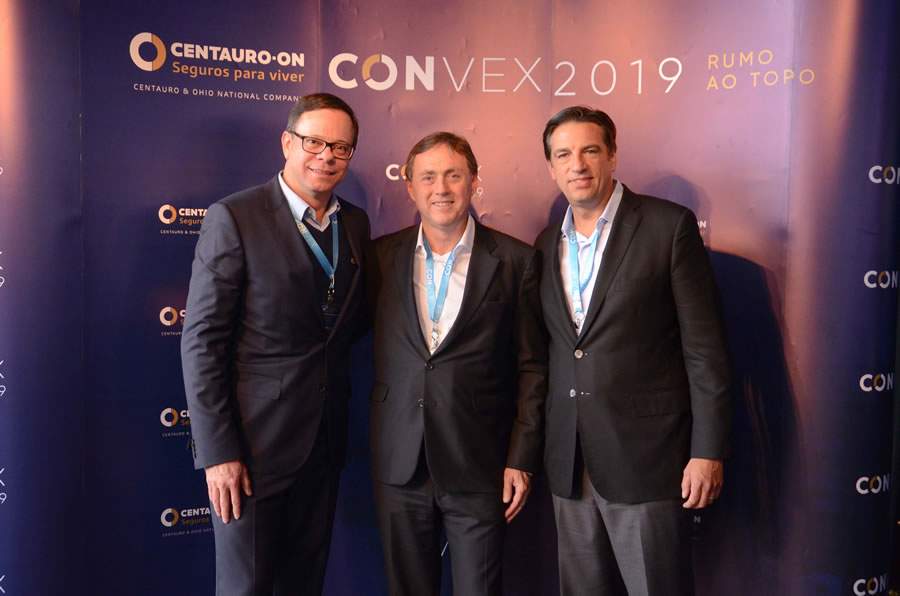 Sidney Pariz, vice-presidente da Centauro-ON; Ricardo Iglesias Teixeira, presidente da Centauro-ON; e David Azzaritto, vice-presidente para a Am&eacute;rica Latina da Ohio National.