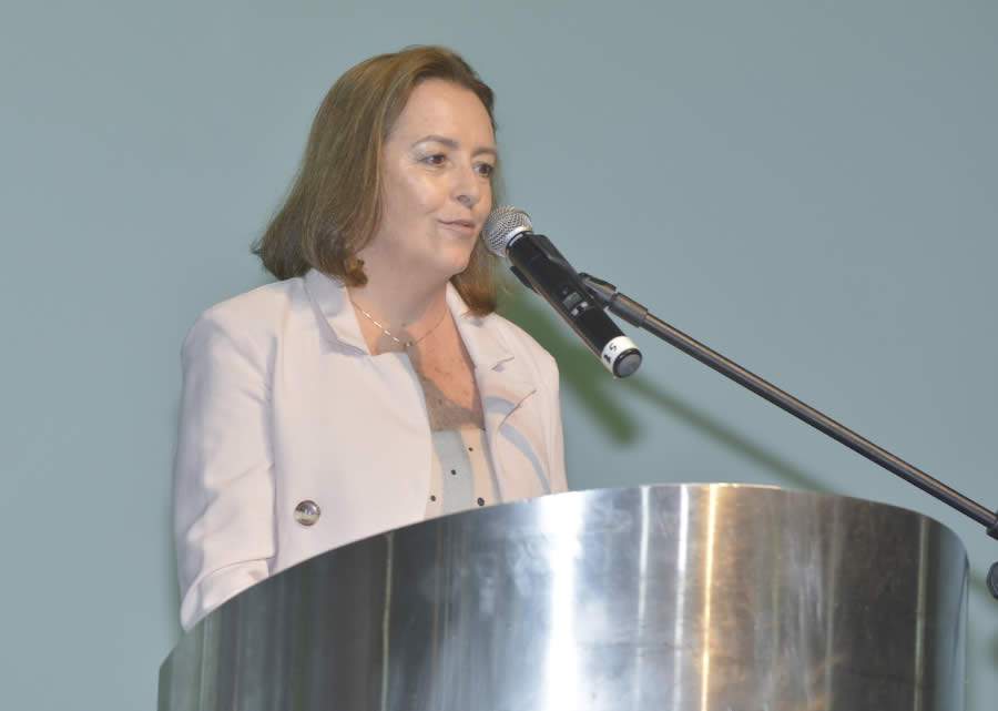 Maria Filomena Branquinho, presidente do Sincor-MG e anfitriã do evento.