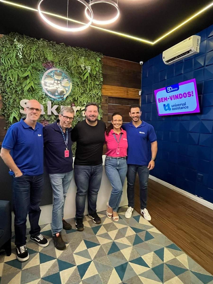 Fabrizio, Gilberto e Stefano da Universal Assistance e Cassio e Sandi da Sakura. Divulgação.