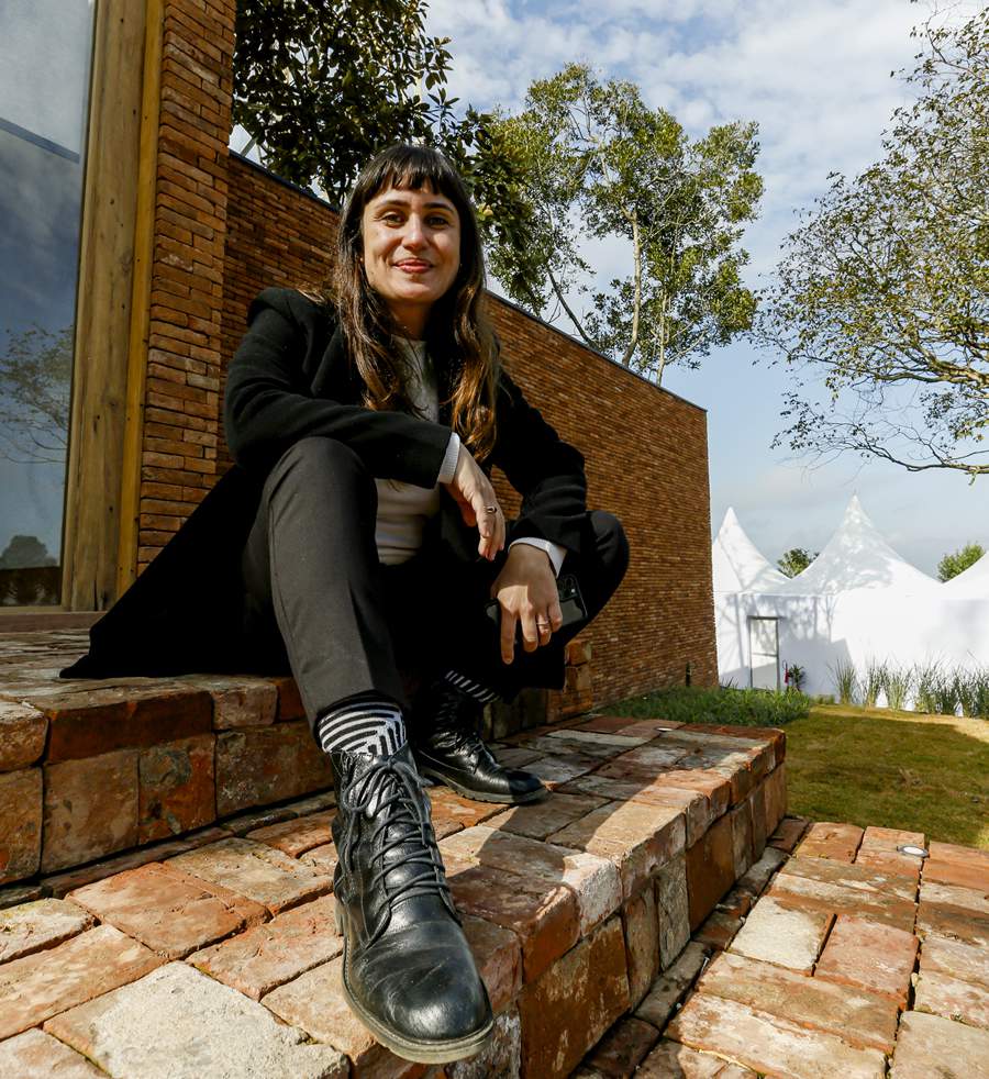 Gabriela Vicari - Divulga&ccedil;&atilde;o