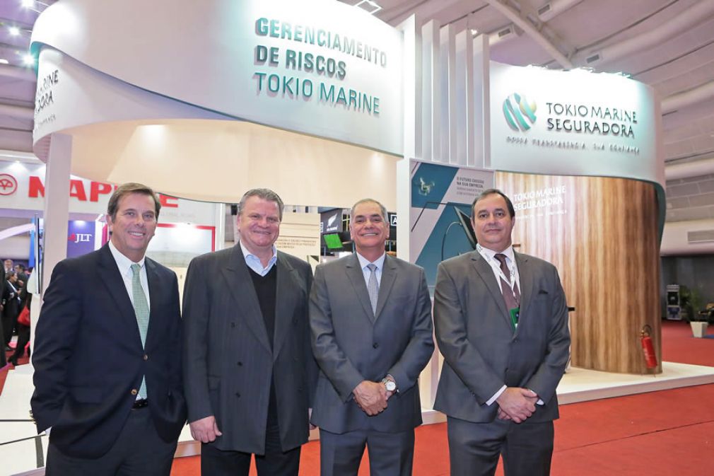 Felipe Smith – Diretor Executivo de Produtos Pessoa Jurídica, José Adalberto Ferrara - Presidente, Valmir Rodrigues – Diretor Executivo Comercial, José Luís Franco – Diretor Comercial Corporate