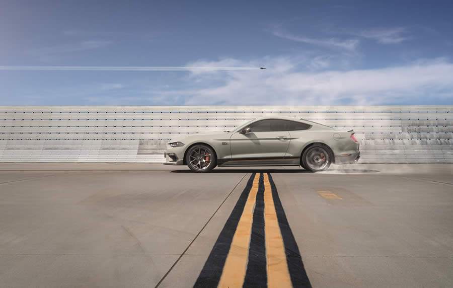 Ford Mustang Mach 1 esgota o lote de pr&eacute;-venda em 24 horas