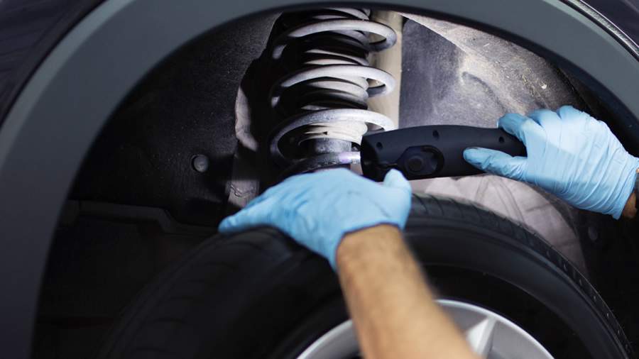 Revisões periódicas ajudam a indenticar danos nos amortecedores. Foto: Divulgação