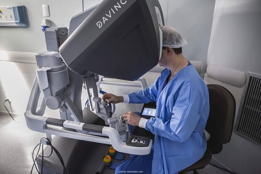 Cirurgia robótica no Hospital Unimed Ribeirão alcança recorde mensal de atendimentos