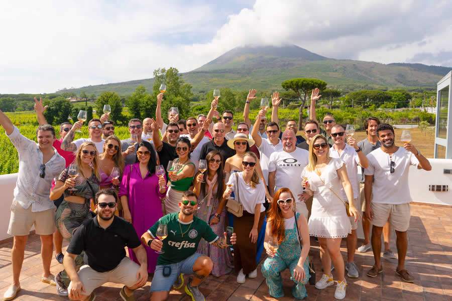 Vencedores da Conven&ccedil;&atilde;o Internacional Omint Capri e Diretores do Grupo Omint