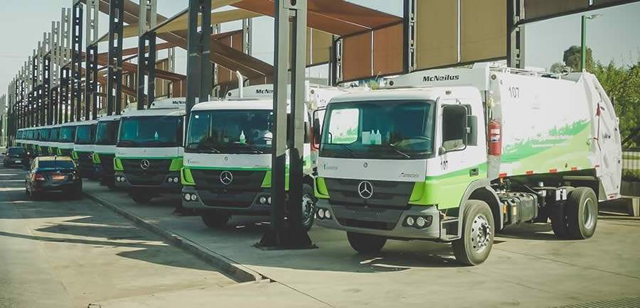 Mercedes-Benz do Brasil exporta caminh&otilde;es Atego para coleta urbana no Chile