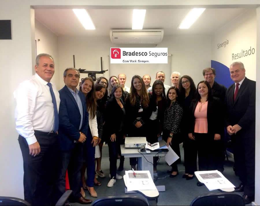 Delegacia Sindical de Petr&oacute;polis e Bradesco Seguros promovem caf&eacute; da manh&atilde; para os corretores de seguros
