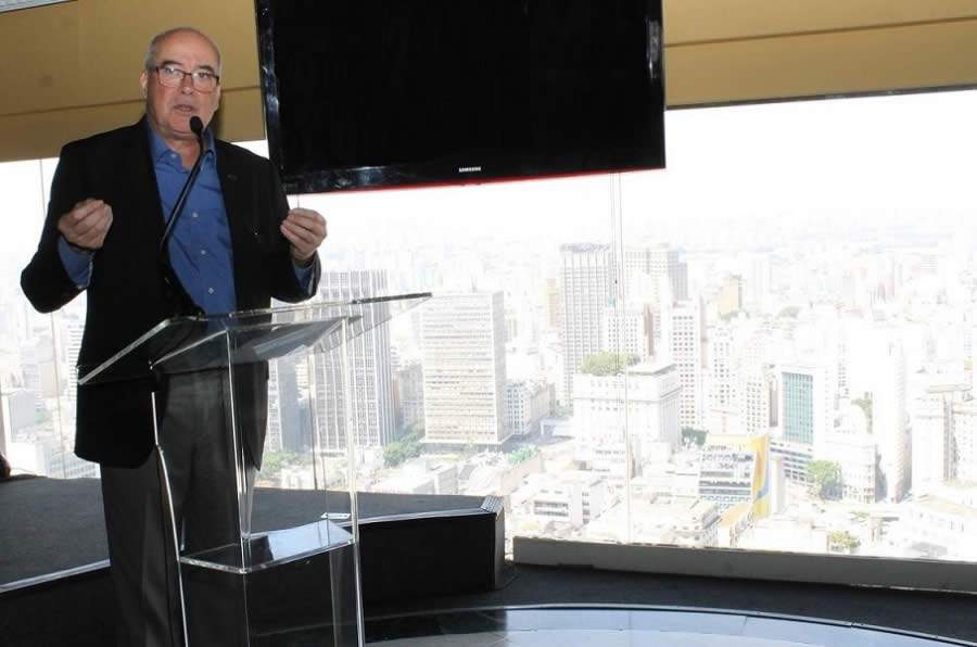 1) Evaldir Barboza de Paula