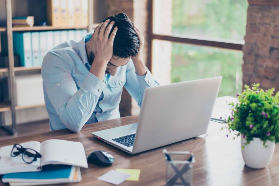 Excesso de trabalho está entre as principais causas de depressão e crises de estresse