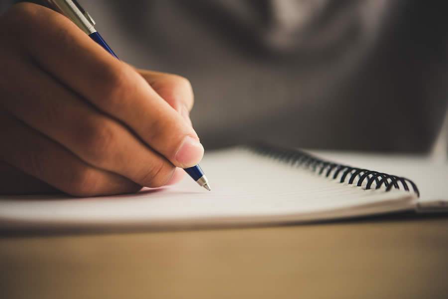 Estudos em casa: Saiba o que é preciso para escrever uma boa redação