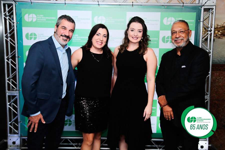 Rog&eacute;rio Guandalini, diretor Comercial e de Marketing; Nathalia Massa, gerente Comercial; Rita Graziano, gerente de Novos Neg&oacute;cios; e Fausto D&oacute;ria, Presidente do Clube dos Seguradores da Bahia - Divulga&ccedil;&atilde;o