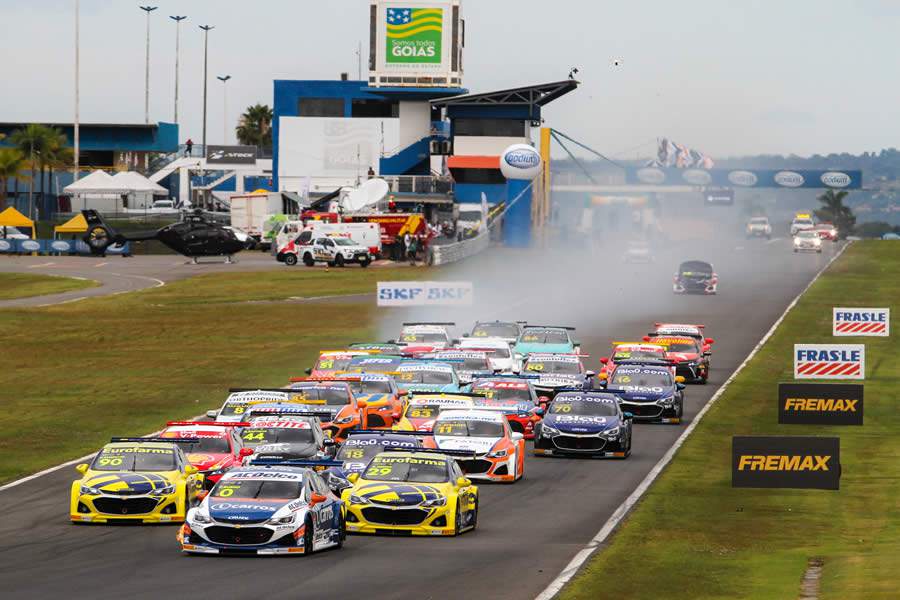 Largada da Corrida 1 em Goi&acirc;nia - (Vanderley Soares)