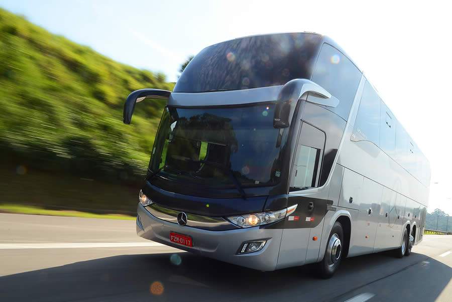 Mercedes-Benz destaca tecnologias de segurança ativa de caminhões e ônibus no mês do Maio Amarelo