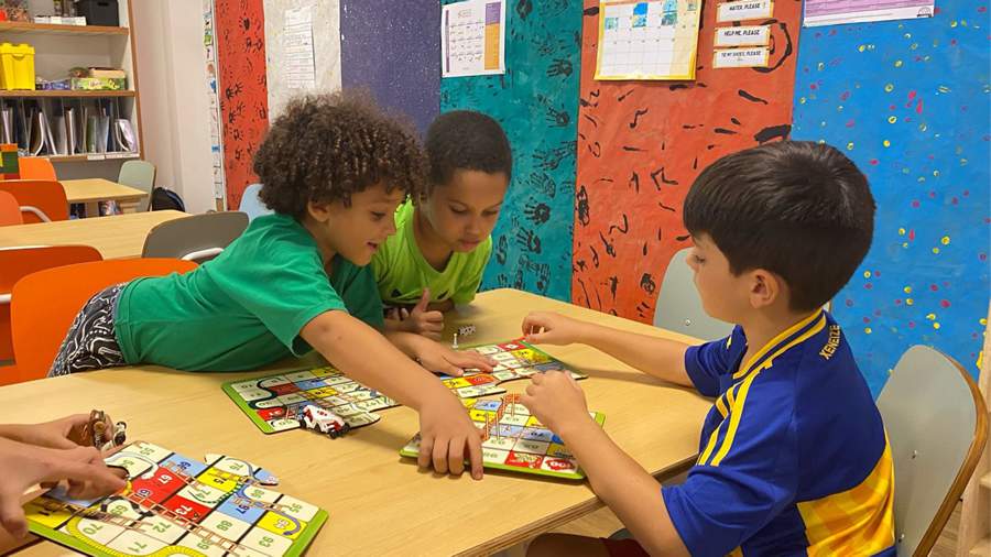 No espaço ekoa, o foco é no desenvolvimento integral das crianças; sem provas, apostilas ou boletins tradicionais nos anos iniciais. - Divulgação