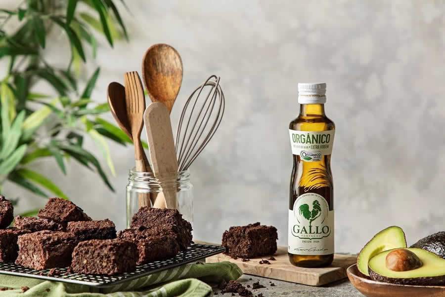 Receita surpreendente de brownie de chocolate e abacate com azeite Gallo Orgânico
