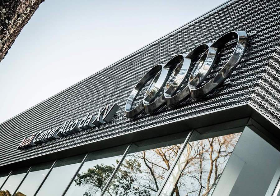 Audi do Brasil inaugura segunda concessionária em Curitiba com teste de esportivos