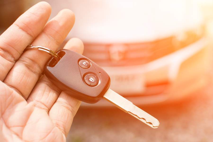 Conhe&ccedil;a quem compartilha seu carro e ganha uma renda extra