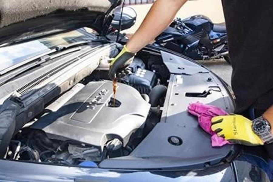 Mitos e cuidados na troca de &oacute;leo do motor