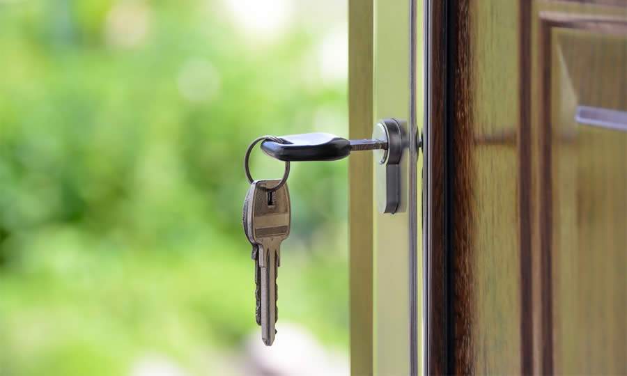 Quatro dicas para manter a casa segura no per&iacute;odo de f&eacute;rias