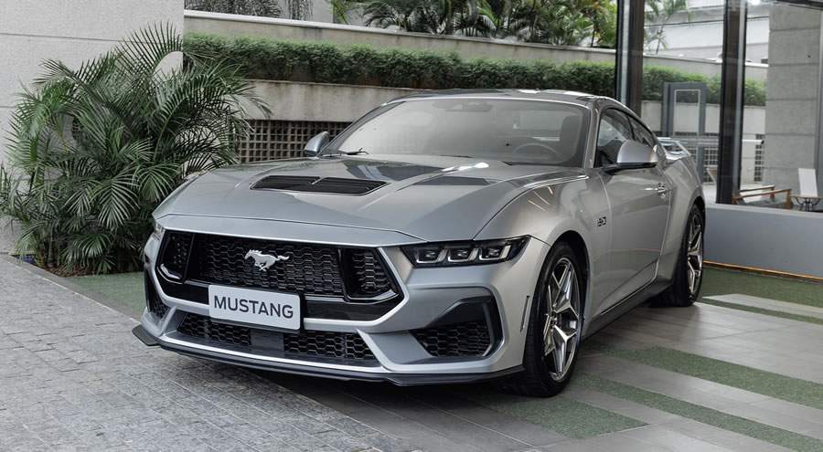 Ford anuncia doação de Mustang e álbum de figurinhas para celebrar os 60 anos do esportivo