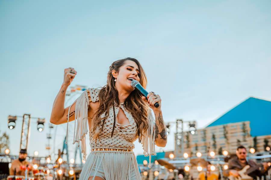 Lauana Prado - Vitor Almeida