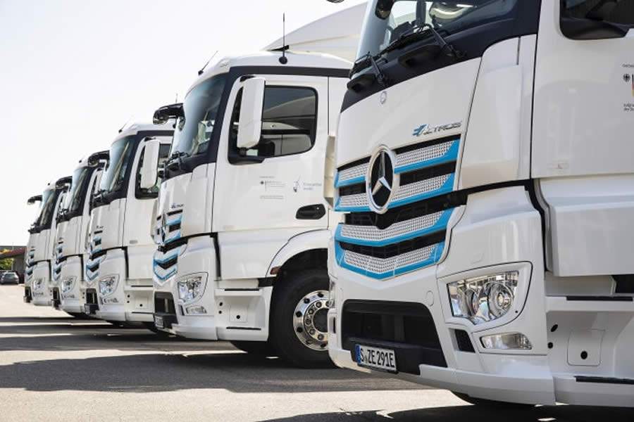 Caminhões e ônibus elétricos da Daimler alcançam 7 milhões de quilômetros rodados