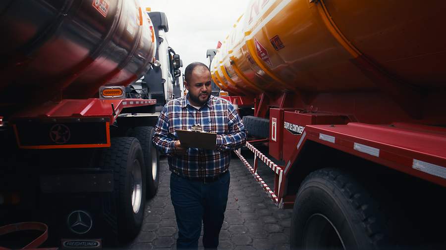 Continental homenageia caminhoneiros em sua primeira campanha dedicada a pneus de carga