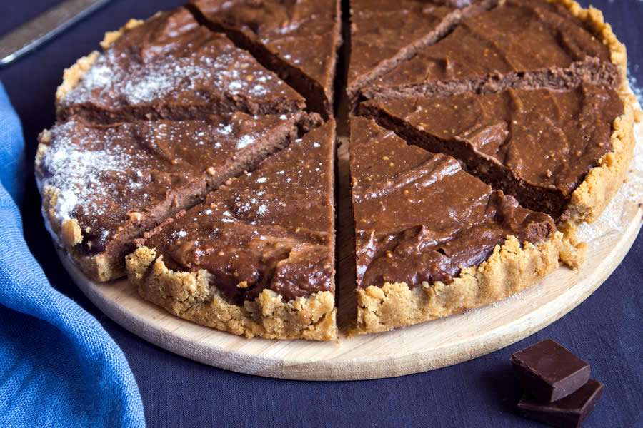 Para comemorar o Dia Mundial do Chocolate, uma receita de Torta de Brigadeiro é sugestão da Mondial