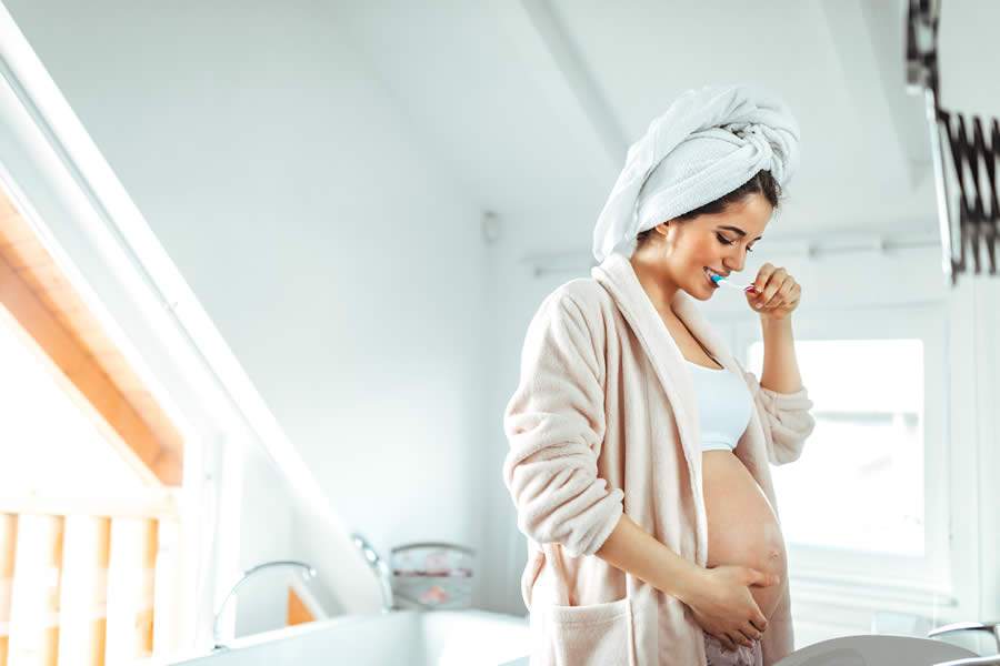 Com a gravidez, os cuidados com a saúde bucal precisam ser redobrados - Créditos: Envato Imagens