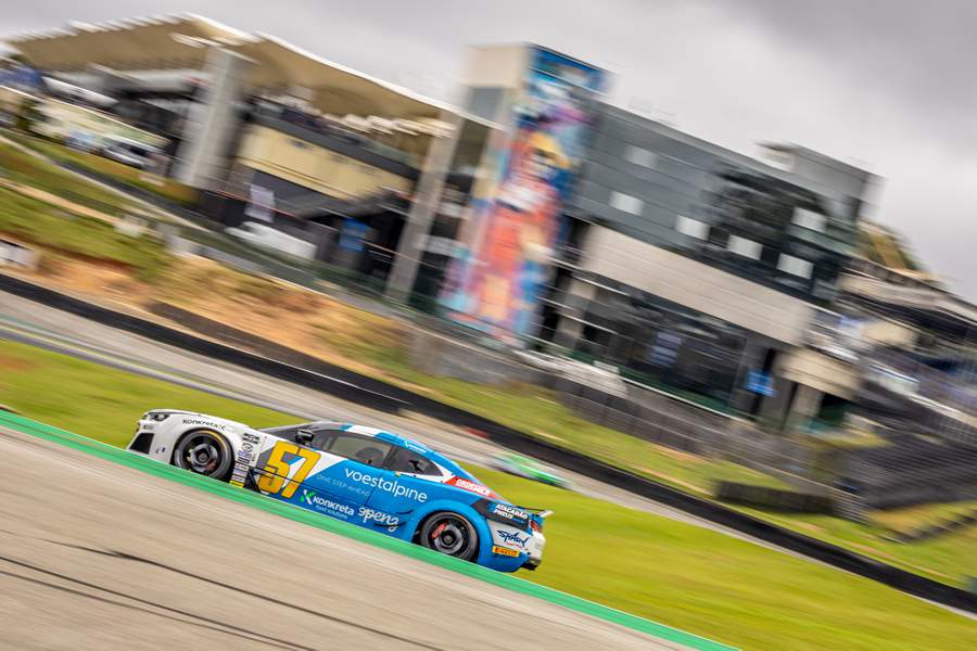 Jo&atilde;o Bortoluzzi teve temporada de aprendizado com a disputa de duas categorias Rodrigo Guimar&atilde;es)