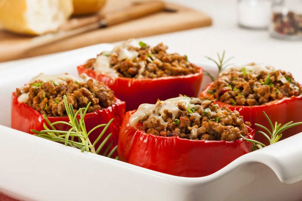Receita colorida e saborosa: piment&atilde;o recheado com paleta mo&iacute;da
