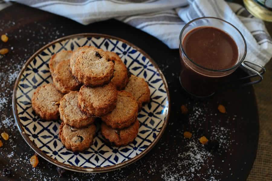 Scones de coco com uva passa - Divulgação