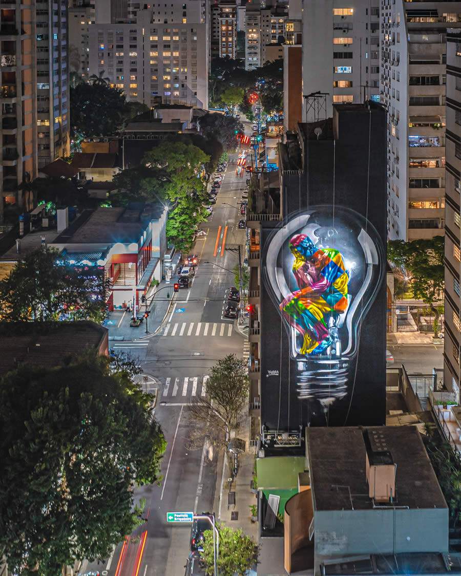 ótima foto noturna do mural Seja Luz, de Eduardo Kobra - drone.cyrillo