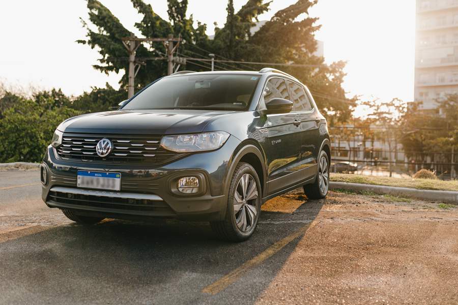 Assinar ou comprar um carro? Veja o que pesa mais no bolso e na rotina