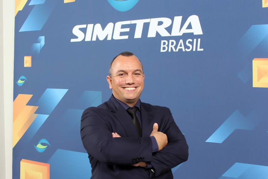 Leonardo Falcão - diretor da Simetria Brasil