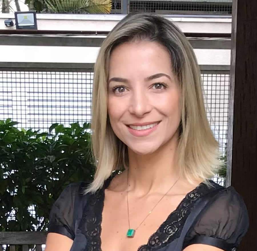 Carol Ki&ccedil;ula, Head de Customer success da IZIO&amp;CO - IZIO&amp;CO