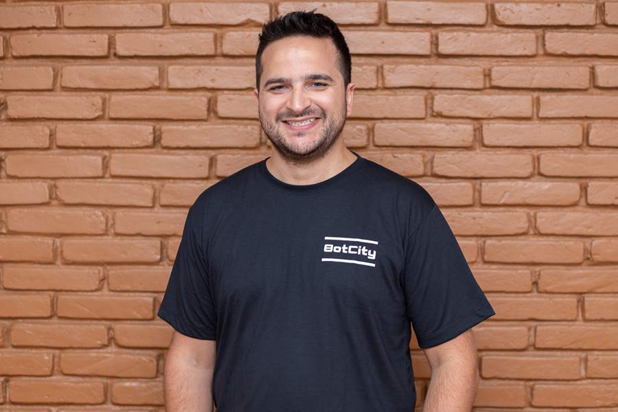 Lorhan Caproni, CEO da BotCity
