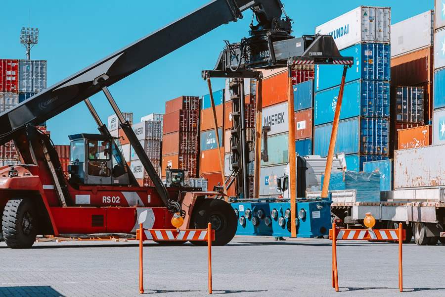 Porto Itapo&aacute; adquire novos equipamentos
