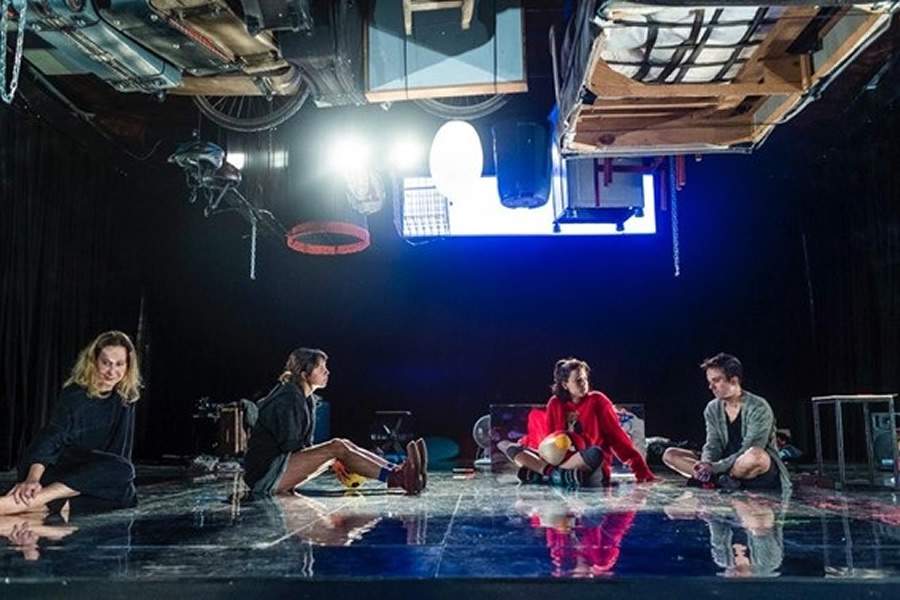 Espet&aacute;culo &ldquo;O Aqu&aacute;rio&rdquo; - Cr&eacute;dito: Claus Lehmann / Em cena: Fabiana Gugli; Luiza Curvo; Luiza Micheletti; Robson Catalunha